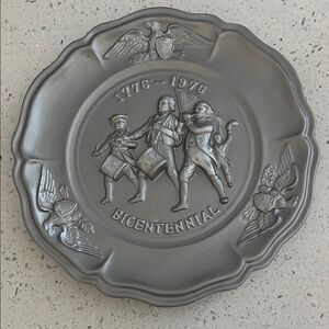 Bicentennial Commemorative Plate Signed McNees Mini Mold M-528